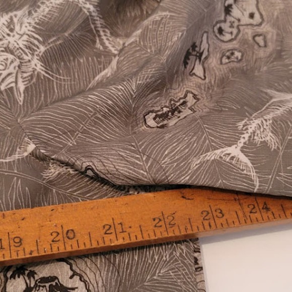 Chaps -Novelty Performance Shirt- size large - Picture 6 of 7